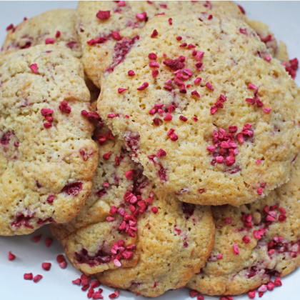 Raspberry and white chocolate cookies